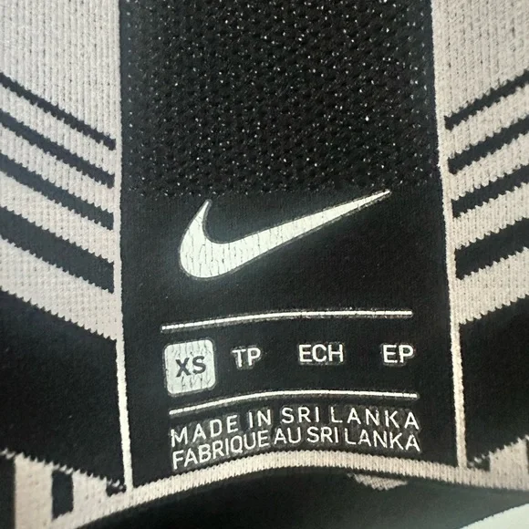 Nike FE/NOM Flyknit High-Support Sports Bra Black Gray XS - Picture 7 of 8